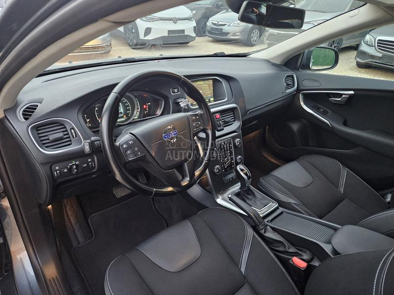 Volvo V40 2.0d//Oprema//Stanje