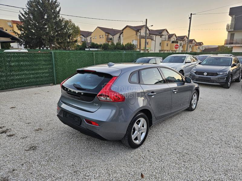 Volvo V40 2.0d//Oprema//Stanje