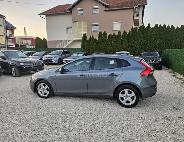 Volvo V40 2.0d//Oprema//Stanje