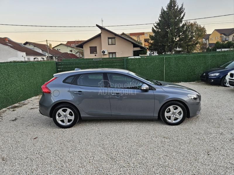 Volvo V40 2.0d//Oprema//Stanje