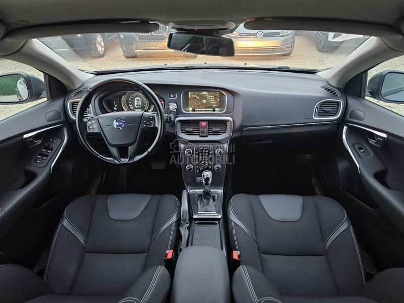 Volvo V40 2.0d//Oprema//Stanje