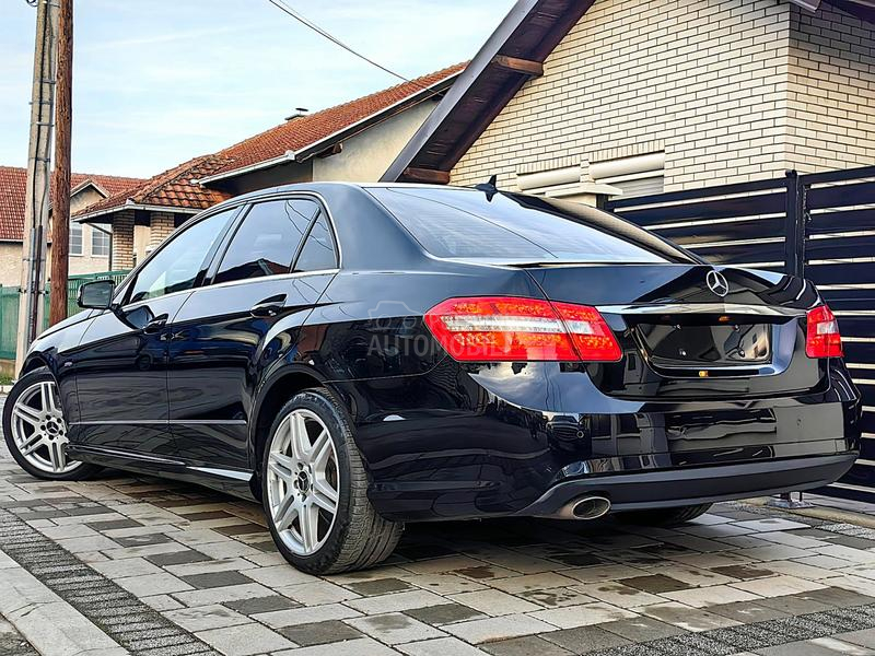 Mercedes Benz E 220 AMG AUT0 NAVl LED