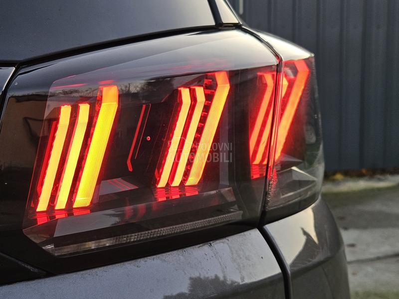 Peugeot 5008 1.5 BlueHdi/ Restyle