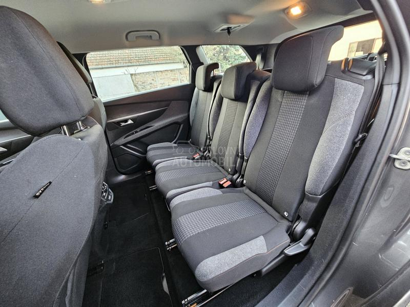 Peugeot 5008 1.5 BlueHdi/ Restyle