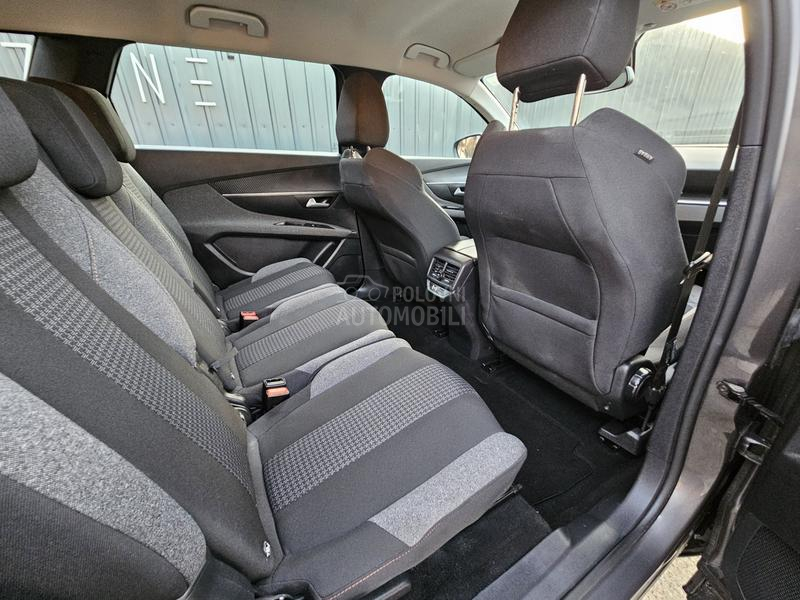 Peugeot 5008 1.5 BlueHdi/ Restyle