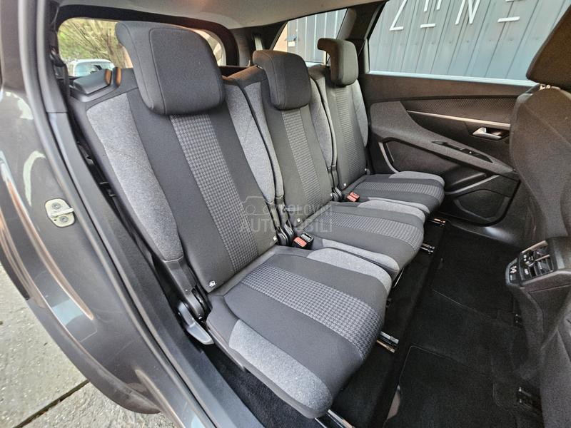 Peugeot 5008 1.5 BlueHdi/ Restyle