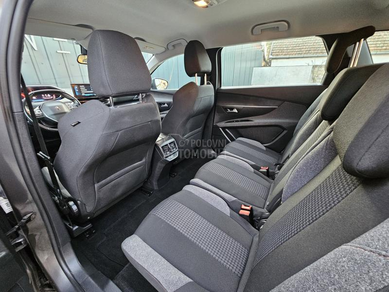 Peugeot 5008 1.5 BlueHdi/ Restyle