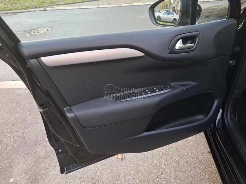 Citroen C4 1.6 BlueHdi LED/NAVY