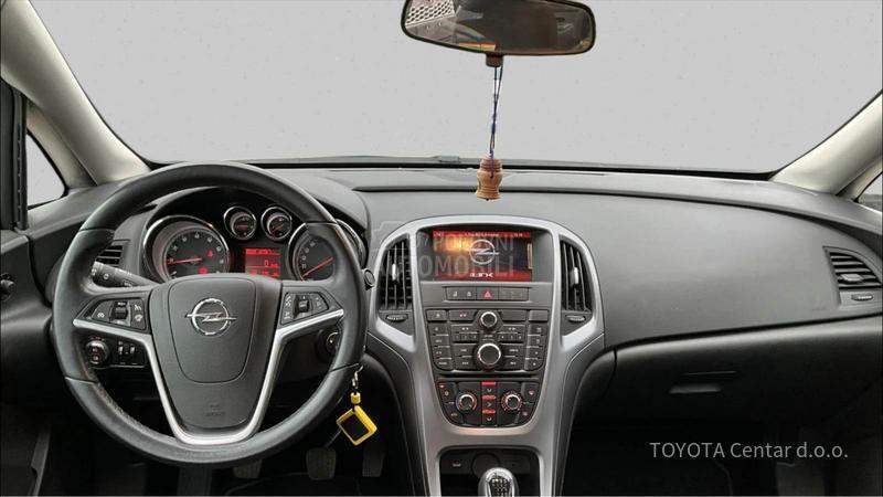 Opel Astra J 