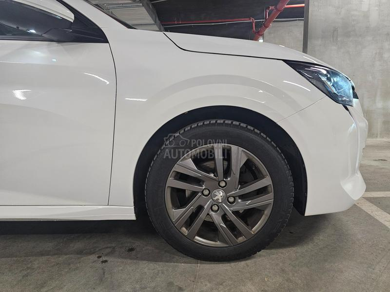 Peugeot 208 Puretech EAT8 Active