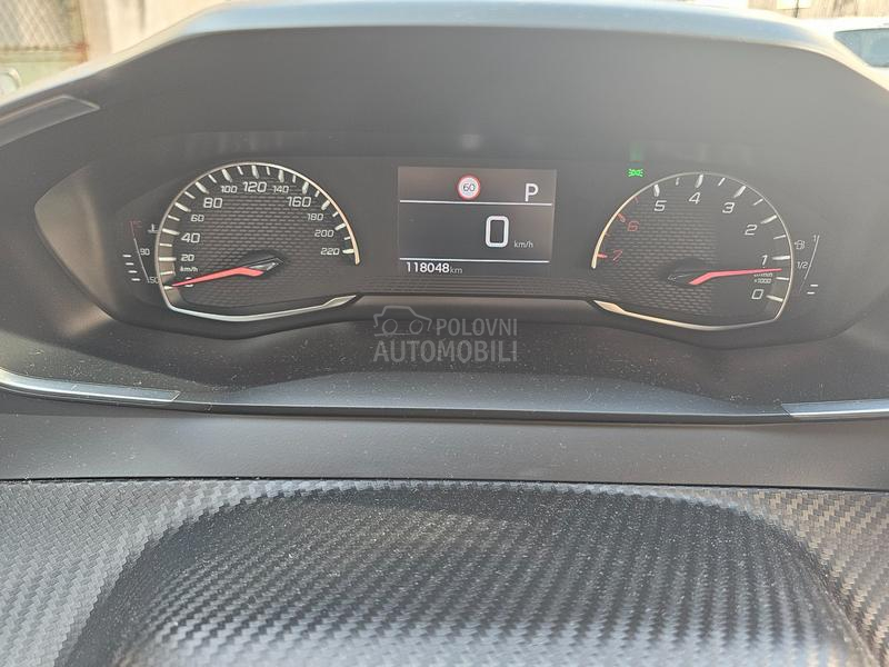Peugeot 208 Puretech EAT8 Active