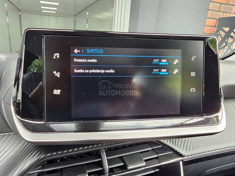 Peugeot 208 Puretech EAT8 Active