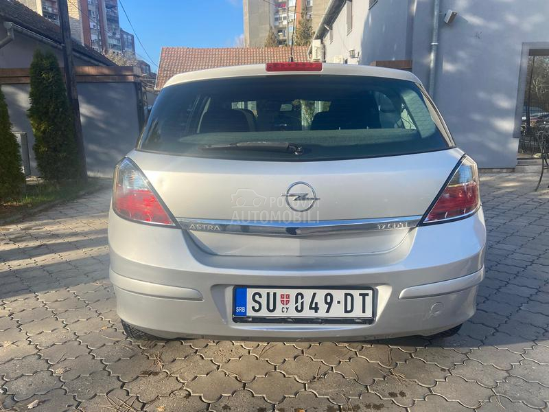 Opel Astra H 