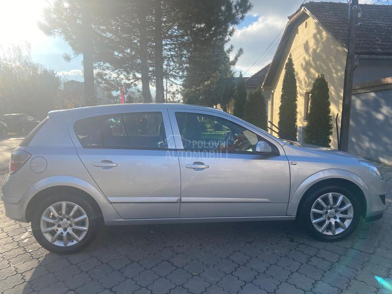 Opel Astra H 
