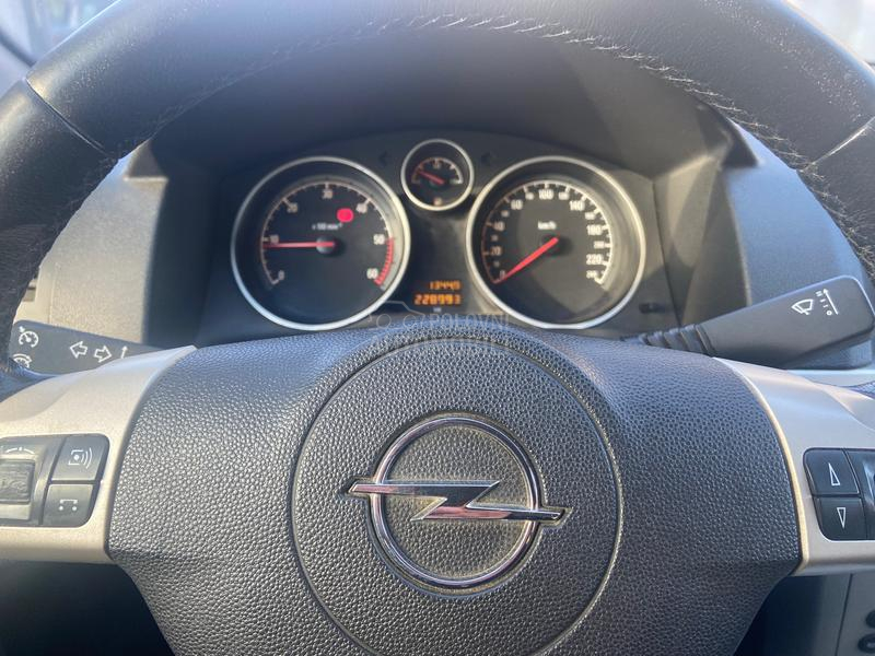 Opel Astra H 
