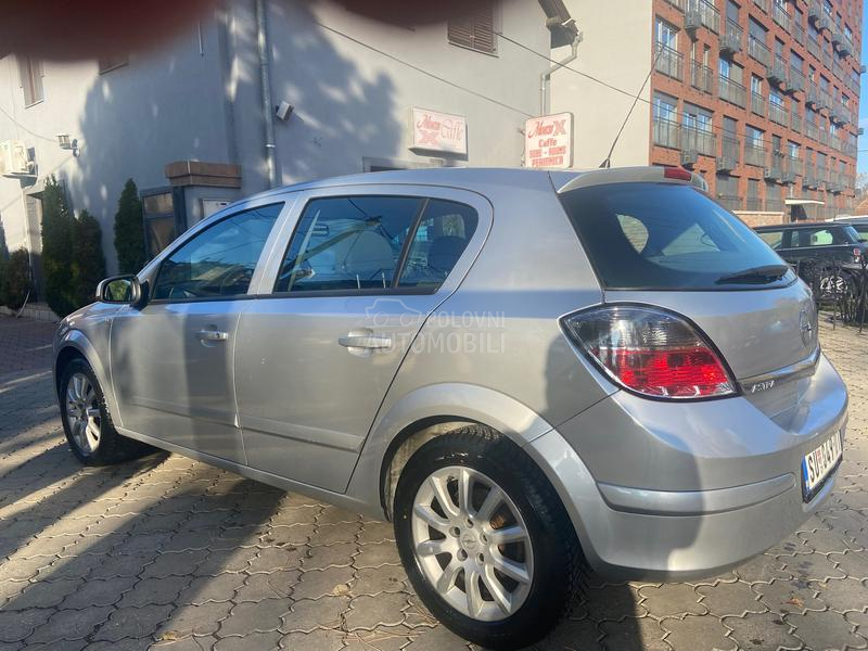 Opel Astra H 