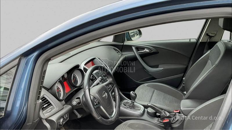 Opel Astra J 