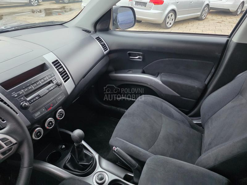 Mitsubishi Outlander 2.4b Tng 4x4