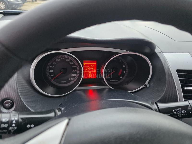 Mitsubishi Outlander 2.4b Tng 4x4