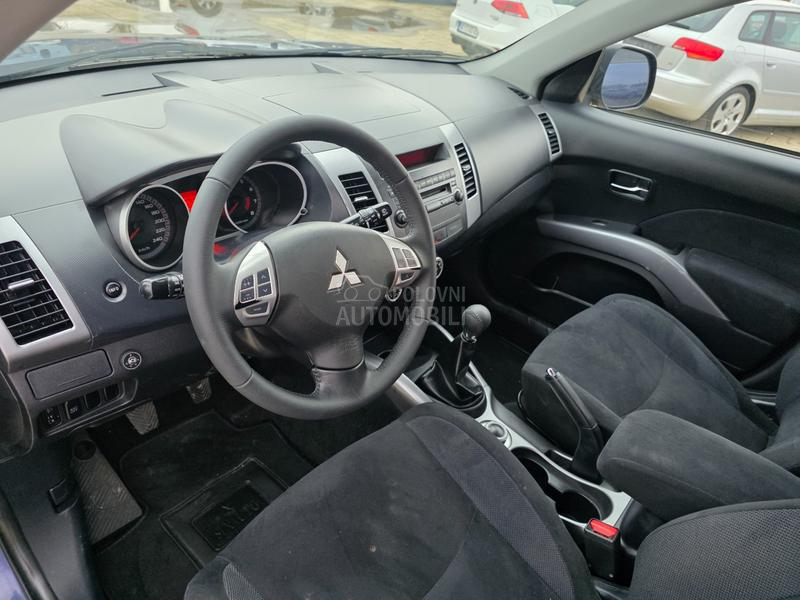 Mitsubishi Outlander 2.4b Tng 4x4