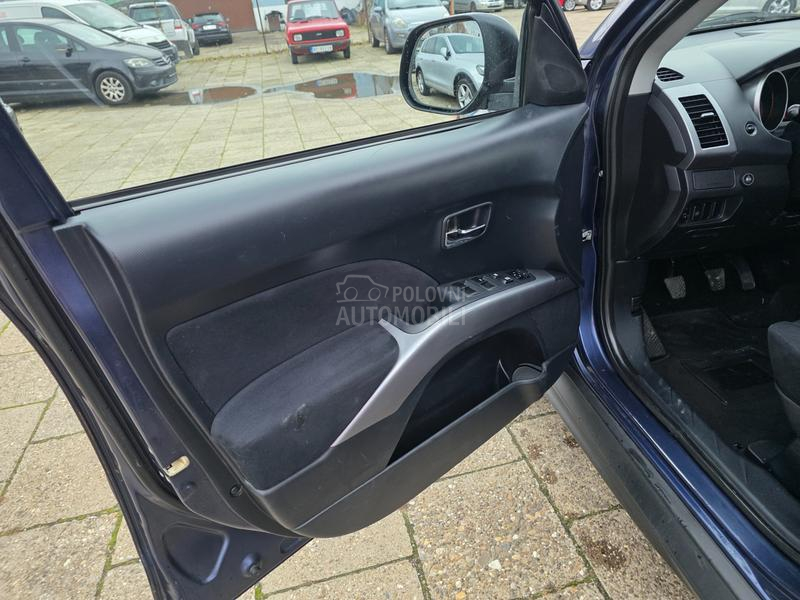 Mitsubishi Outlander 2.4b Tng 4x4