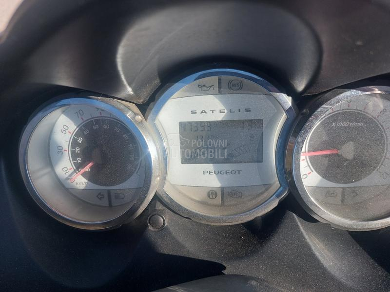 Peugeot satelis