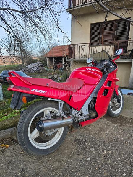 Honda VFR 750