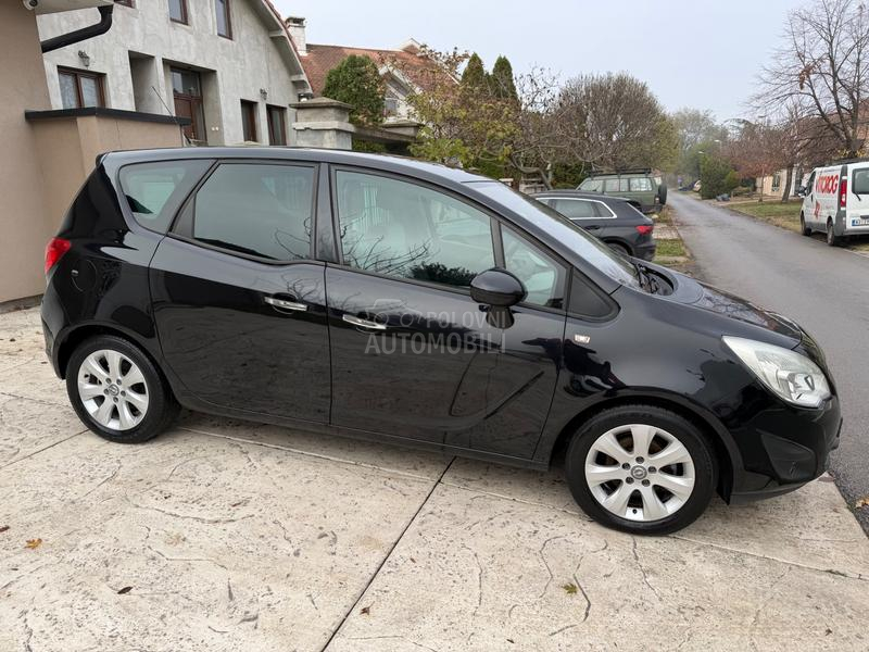 Opel Meriva 1.4 16V COSMO