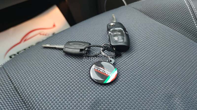 Ford C-Max 2.0i 16v /TITANIUM/