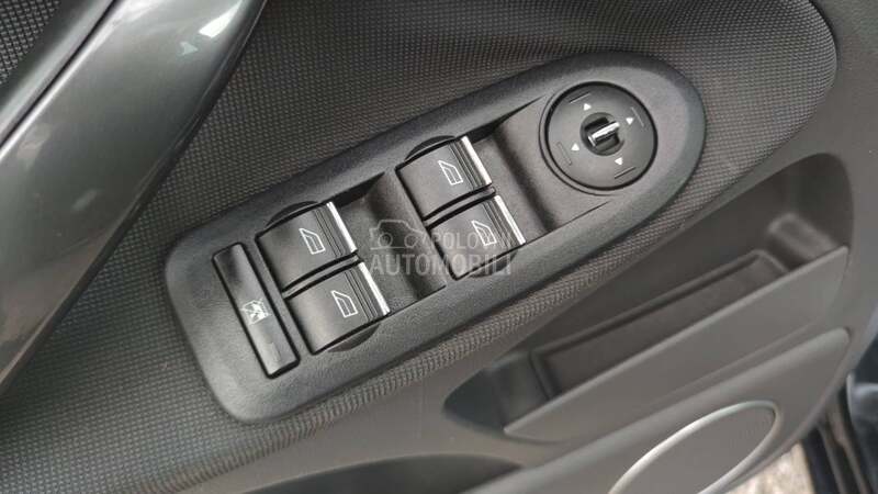 Ford C-Max 2.0i 16v /TITANIUM/