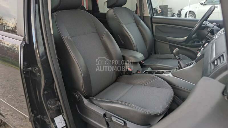 Ford C-Max 2.0i 16v /TITANIUM/