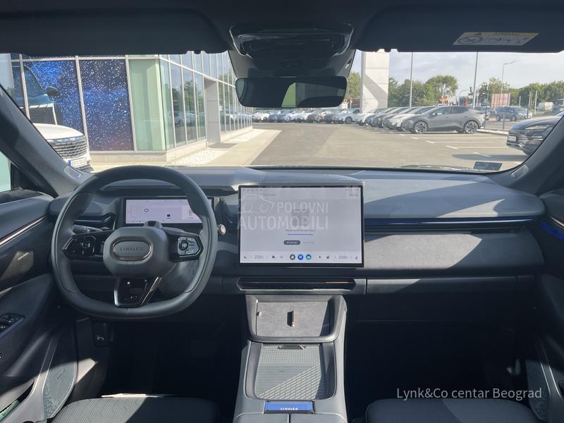 Lynk & Co 08 MORE PHEV