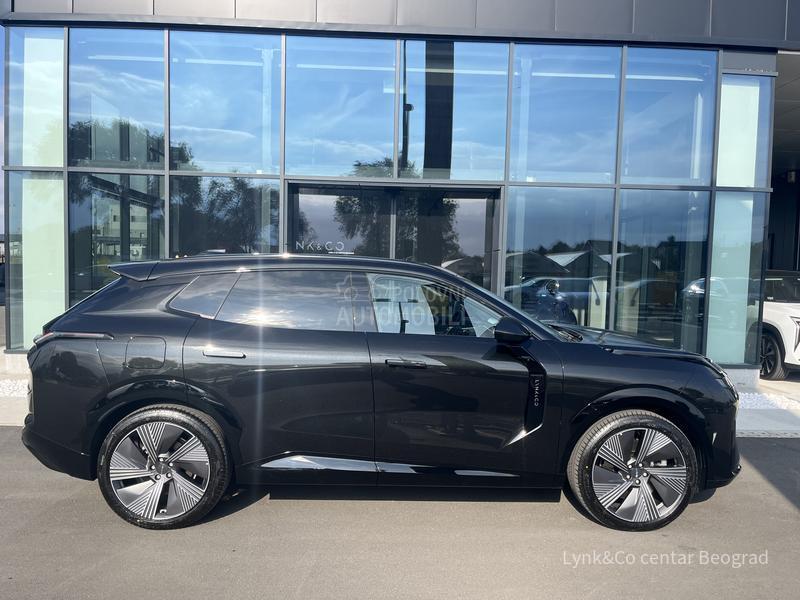 Lynk & Co 08 MORE PHEV