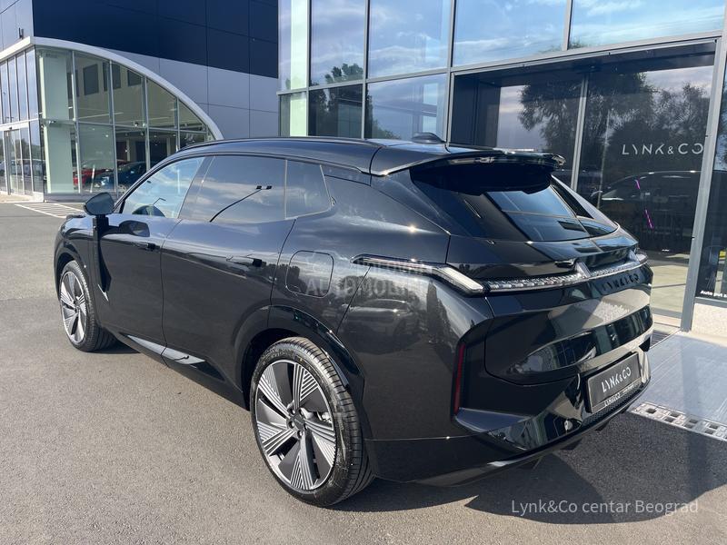 Lynk & Co 08 MORE PHEV