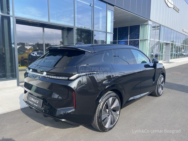 Lynk & Co 08 MORE PHEV