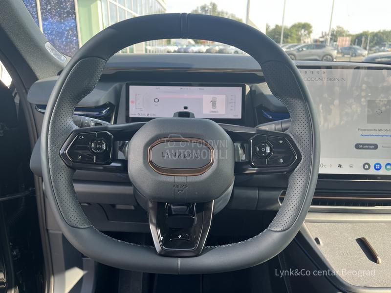 Lynk & Co 08 MORE PHEV