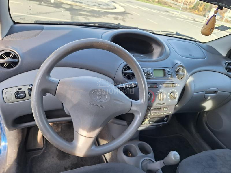 Toyota Yaris 1.0 vvt-i