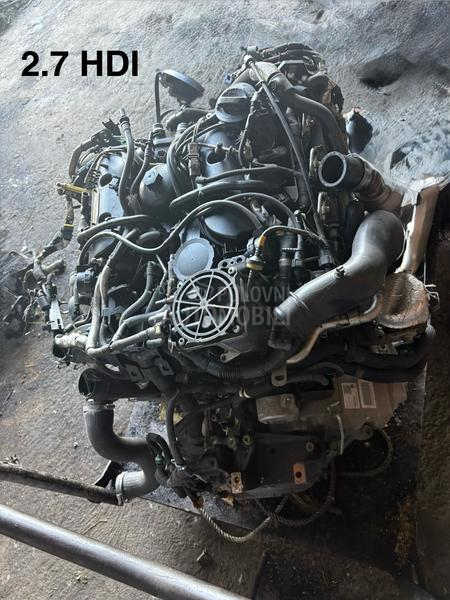 motor i svi mehanički delovi