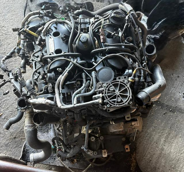 motor i svi mehanički delovi