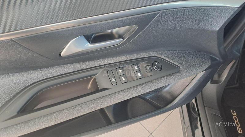 Peugeot 3008 1.2NAV LED ALU 72000