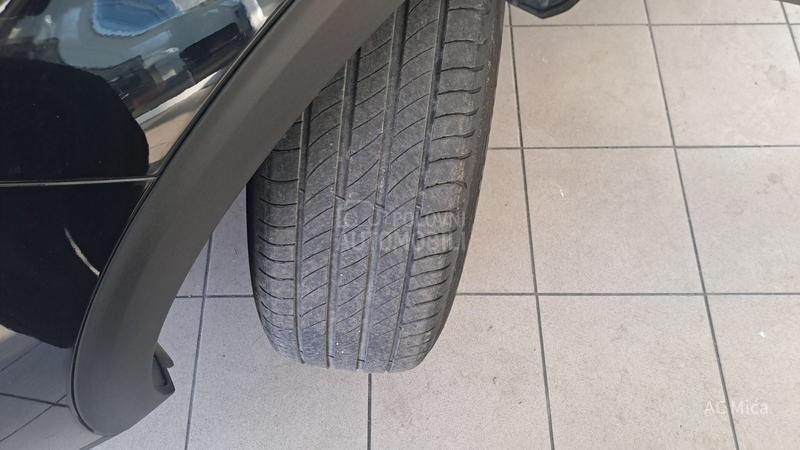 Peugeot 3008 1.2NAV LED ALU 72000