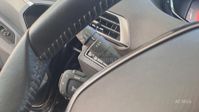 Peugeot 3008 1.2NAV LED ALU 72000