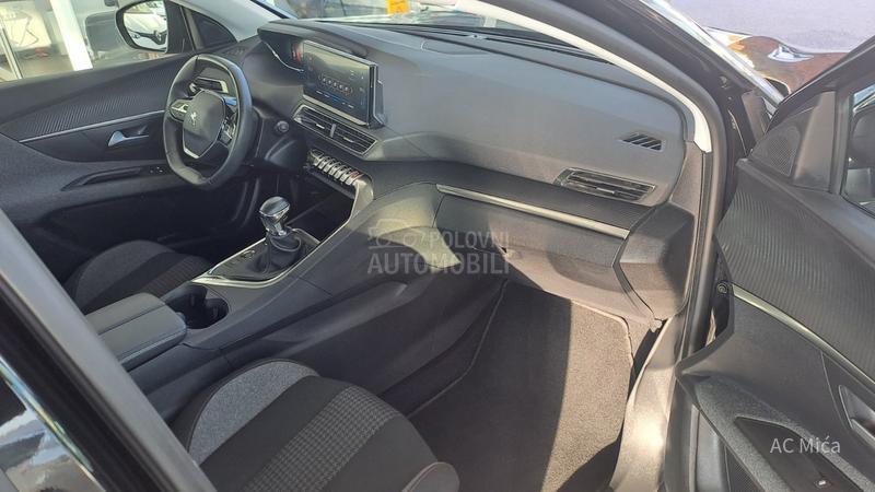 Peugeot 3008 1.2NAV LED ALU 72000