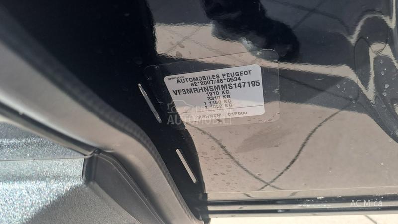 Peugeot 3008 1.2NAV LED ALU 72000