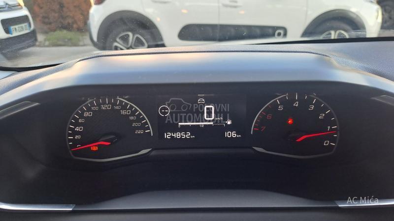 Peugeot 208 1.5 BLU NAV LED USB