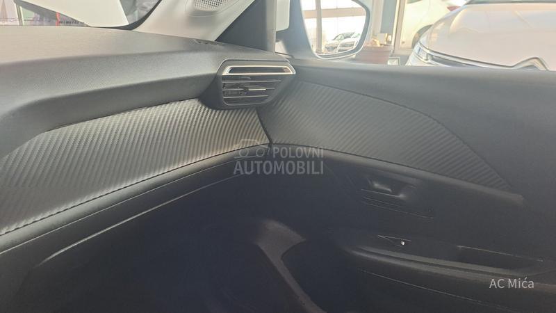 Peugeot 208 1.5 BLU NAV LED USB