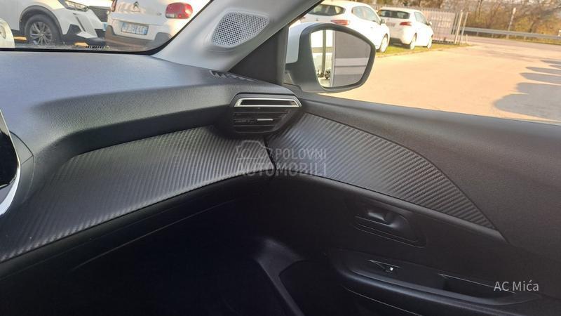 Peugeot 208 1.5 BLU NAV LED USB