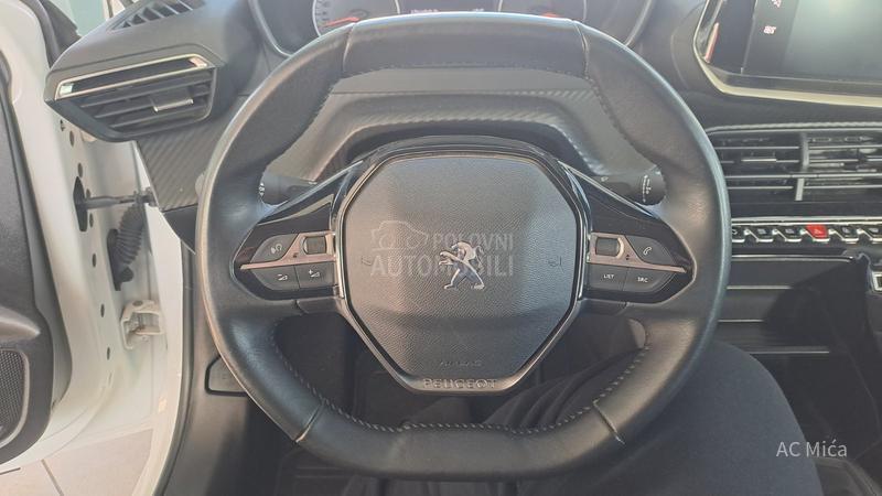 Peugeot 208 1.5 BLU NAV LED USB