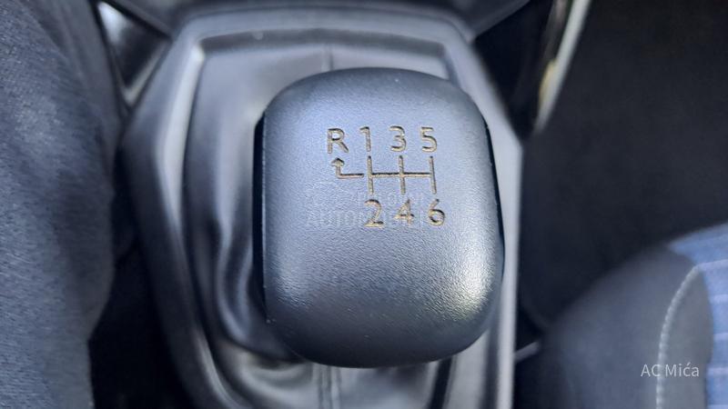 Peugeot 208 1.5 BLU NAV LED USB