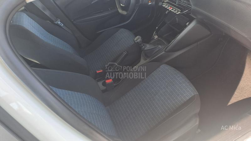 Peugeot 208 1.5 BLU NAV LED USB